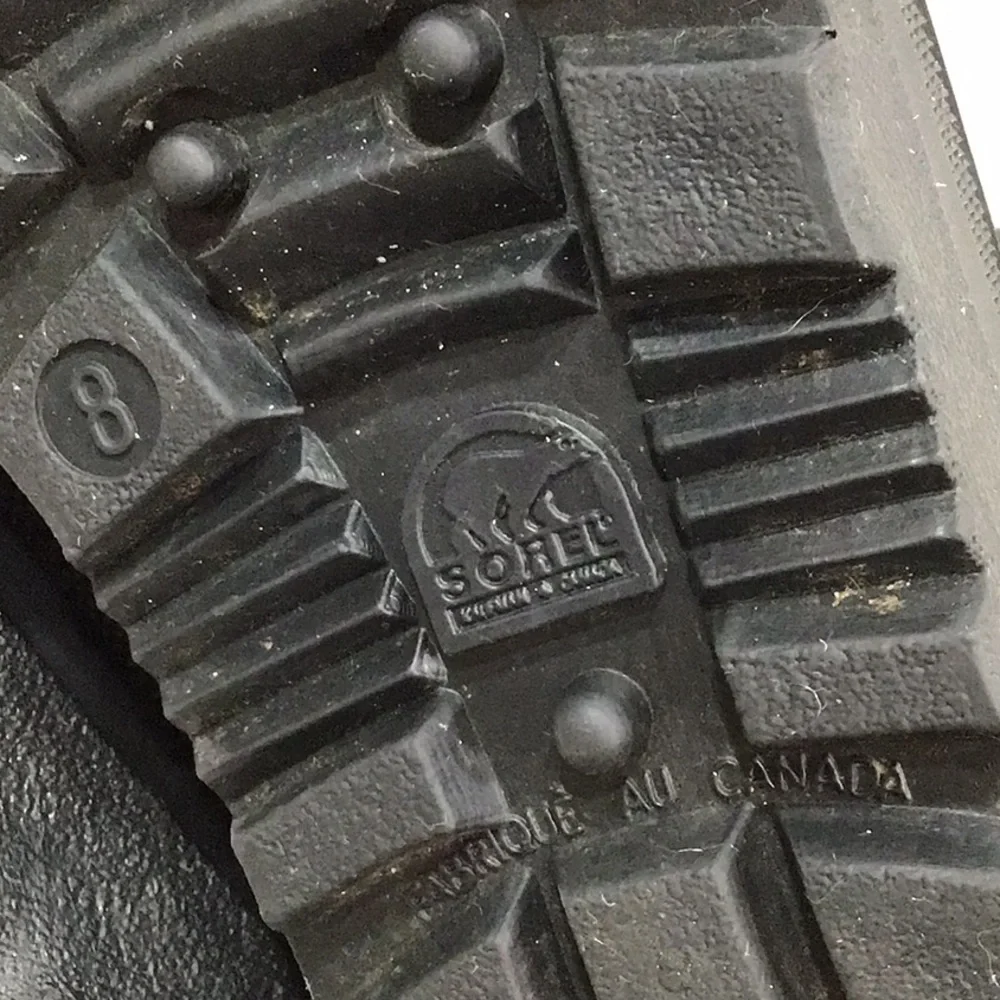 Sorel Puffy zip front waterproof snow boots with liner 8